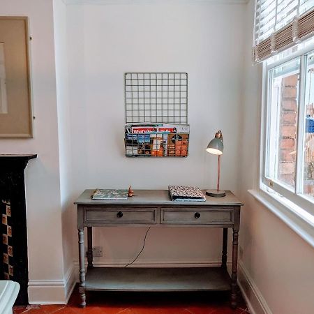 Luxury Townhouse In Town Centre, Views, River Walk, Free Parking Шрусбери Экстерьер фото